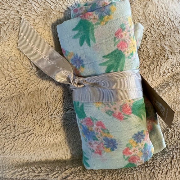 💙5/$25💙Angel Dear Viscose Swaddle 47x47 NWT - Picture 2 of 7
